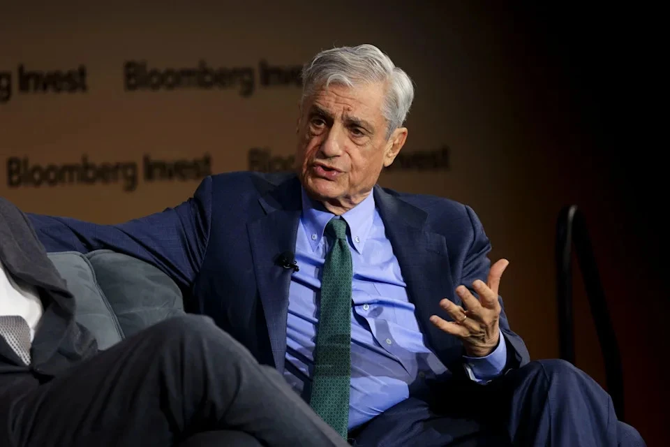 "Robert Rubin, former Treasury Secretary, warns of the dangers of economic uncertainty, as captured by Bloomberg. (Photo credit: Bloomberg)"