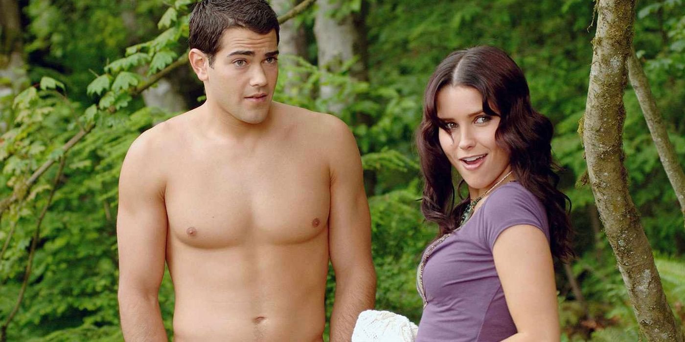 A shirtless Jesse Metcalfe stands beside Sophia Bush in John Tucker Must Die