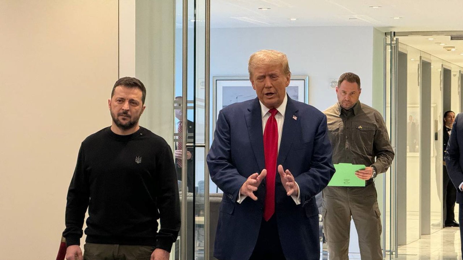 President of Ukraine Volodymyr Zelenskyi (L) and then-Republican presidential candidate former US President Donald Trump (R) meet in New York during the President of Ukraine's visit to the United States on September 27, 2024