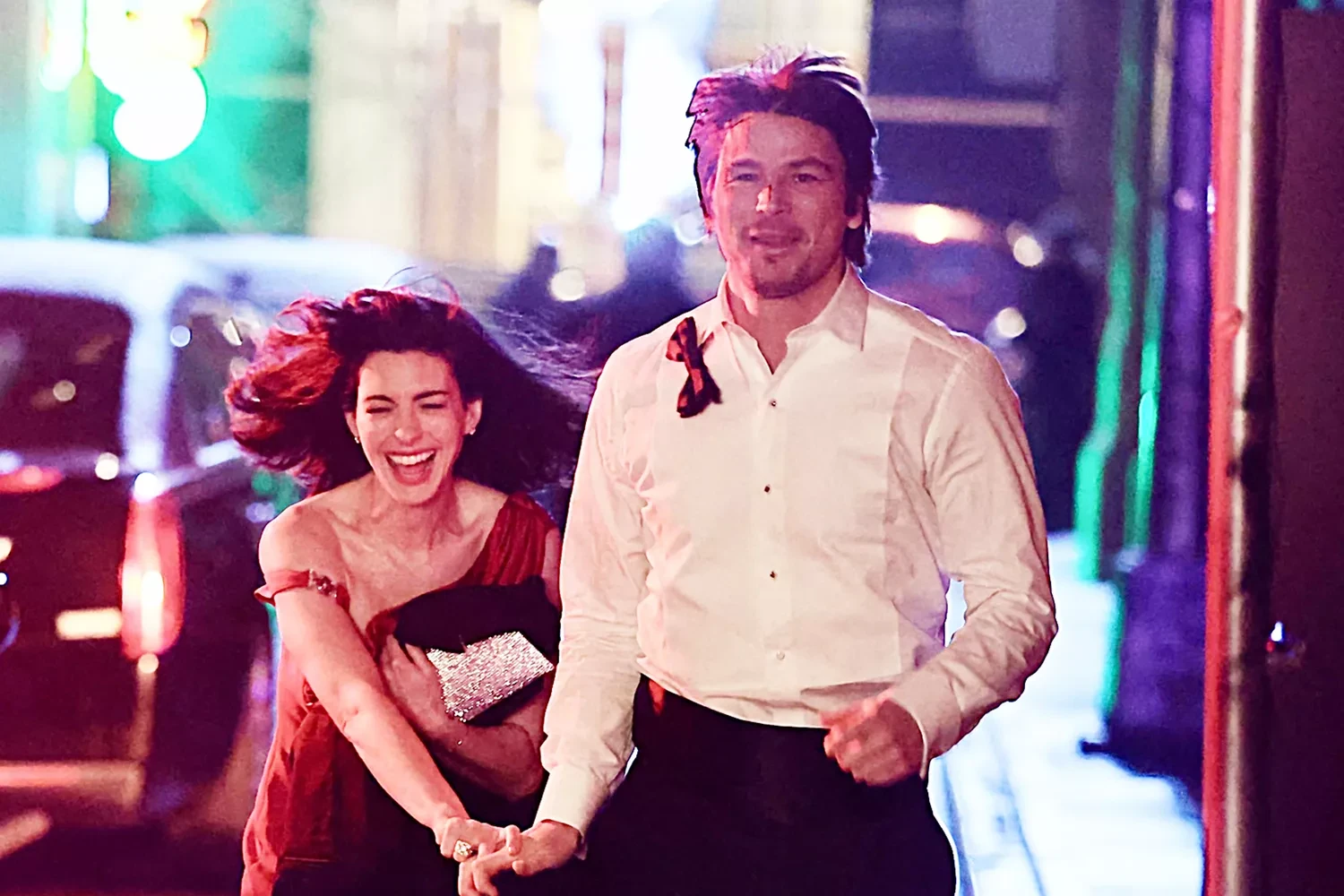 Anne Hathaway and Josh Hartnett are seen running and having fun on a untitled movie set in New York,. 26 Feb 2025 Pictured: Anne Hathaway and Josh Hartnett