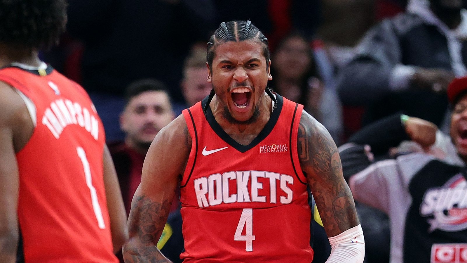 Rockets edge Wolves late