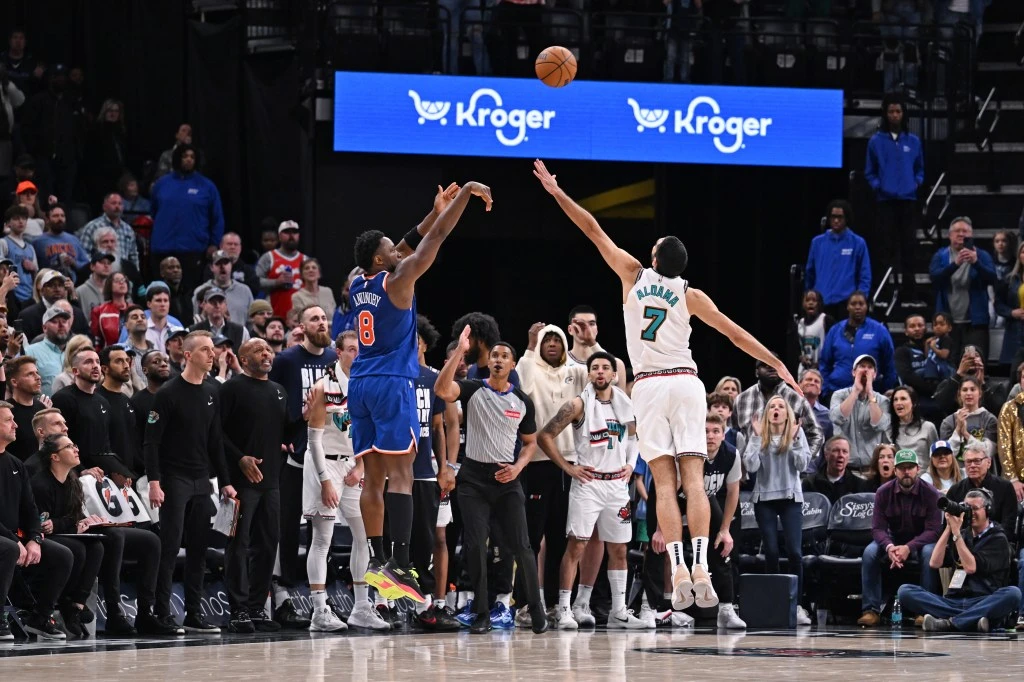 OG Anunoby #8 of the New York Knicks shoots the game winning shot during the game against the Memphis Grizzlies on February  28, 2025 at FedExForum in Memphis, Tennessee.