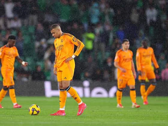 Article image:2-1: Palmando bajo la lluvia