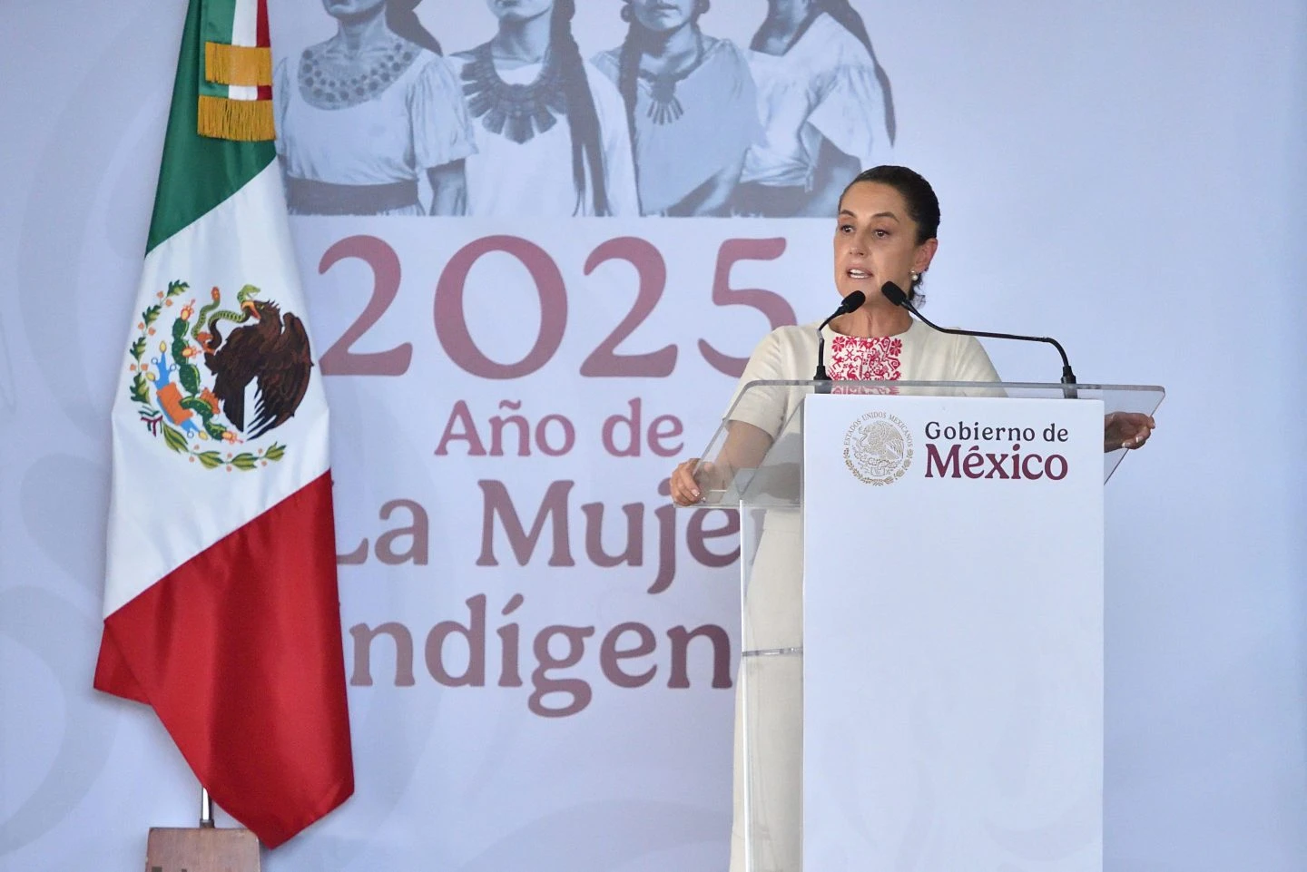 Mexico President Claudia Sheinbaum gives a speech