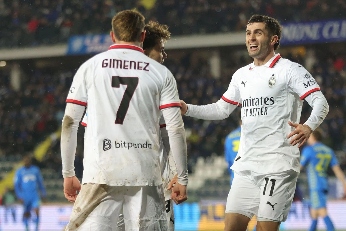 EMPOLI, ITALY - FEBRUARY 8: Santiago Gimenez of AC Milan celebrates after scoring a goal during the Serie A match between Empoli and AC Milan at Stadio Carlo Castellani on February 8, 2025 in Empoli, Italy.