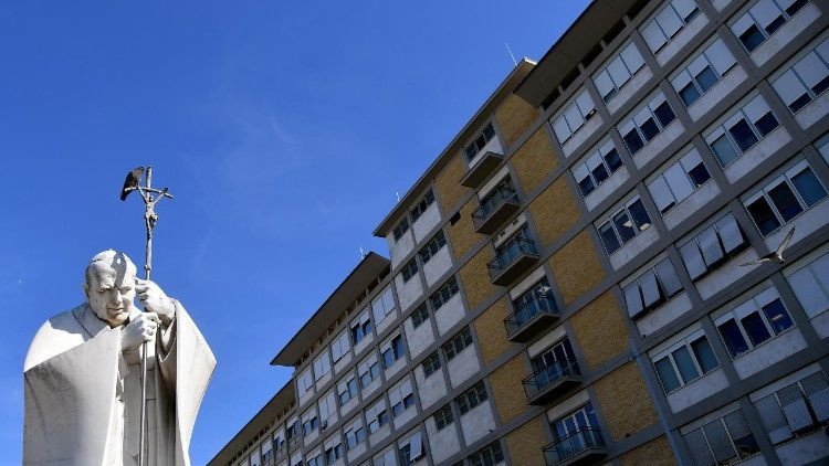 Le centre hospitalier Gemelli de Rome, où est hospitalisé le Pape François.