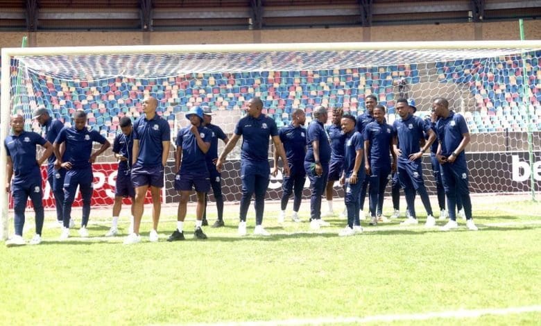 Marumo Gallants players during pitch inspection